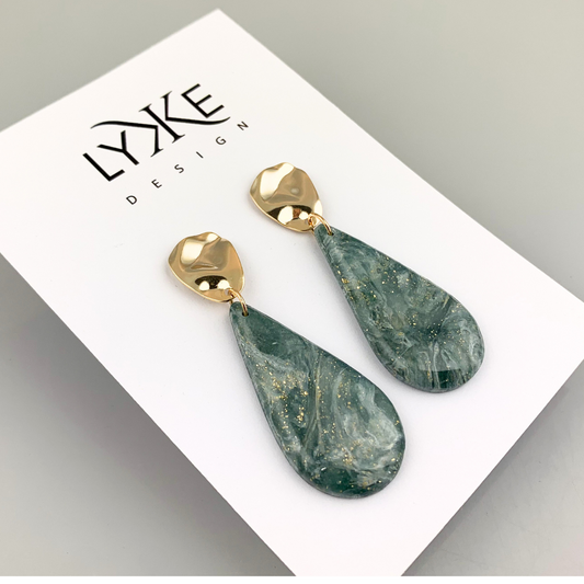 Kystgrønn - Gullfargede øredobber med stor dråpe, Grønn marmor/gull