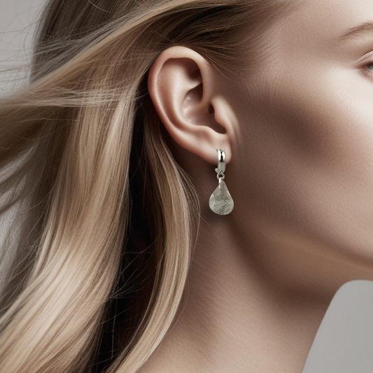 Skjærgrå- Elegante øreringer med liten dråpe med marmor-effekt