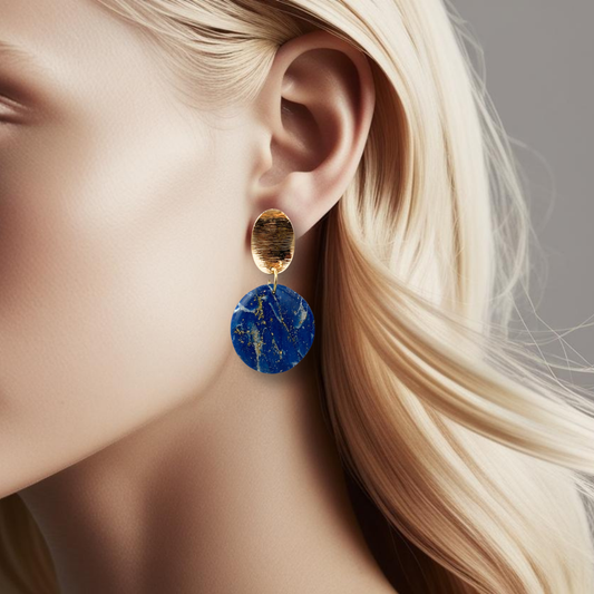 Havglimt - Gullfargede ovale øredobber med blå marmor-effekt