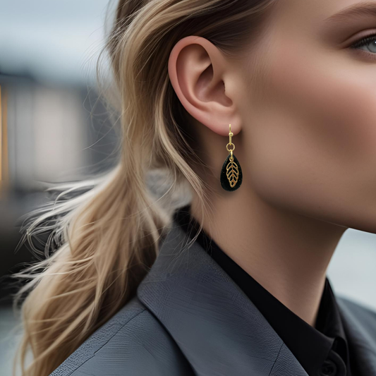 Gullfargede øredobber medium dråpe med gullblad Sort/gull