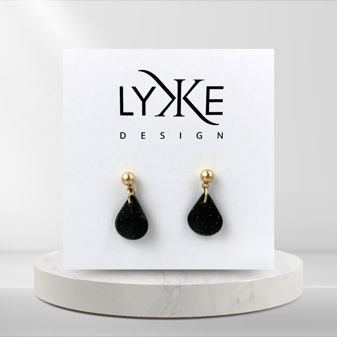 Gullfargede øredobber med liten dråpe Sort/gull